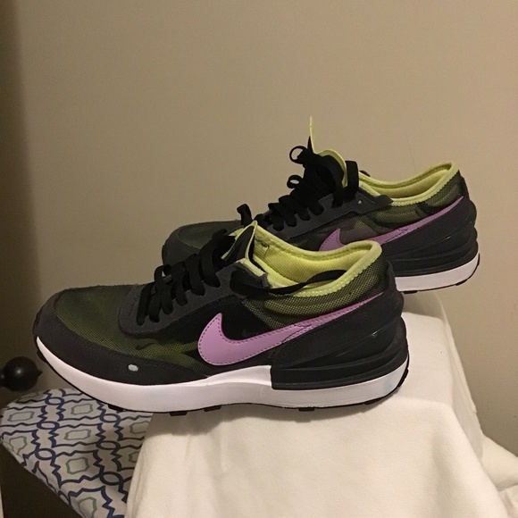 🔥Best offers, Nike’s size 6Y, see photos, very clean, lightweight, mesh/suede - Picture 1 of 5
